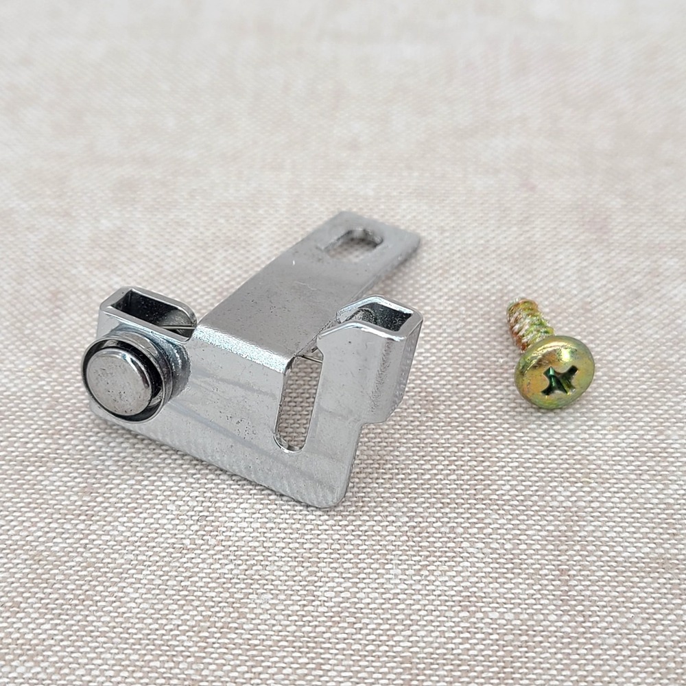 Brother XL-2230 Sewing Machine Replacement Part: Thread Guide #XC4846021